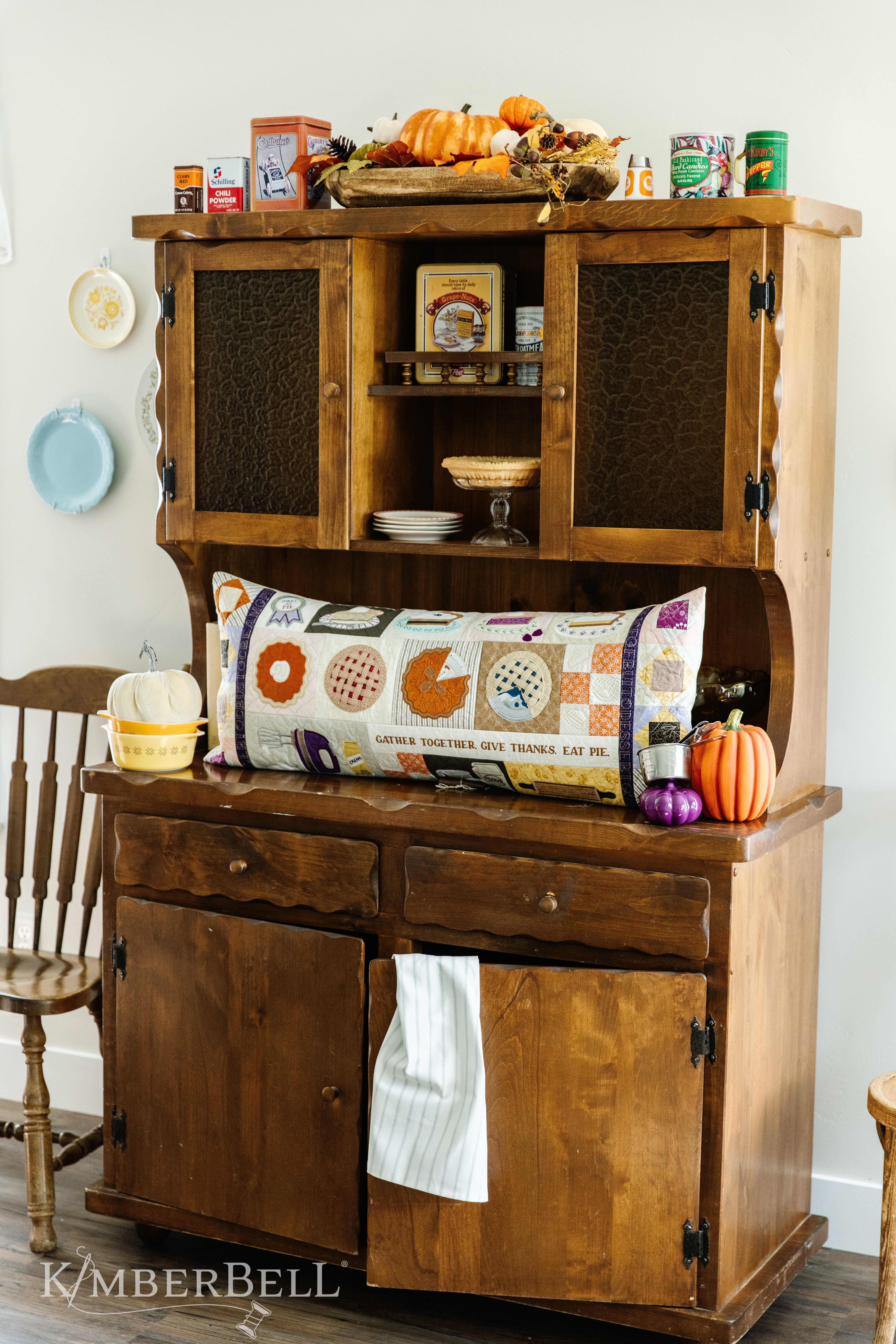 KD5118-Sweet-as-Pie-Bench-Pillow1013Highres